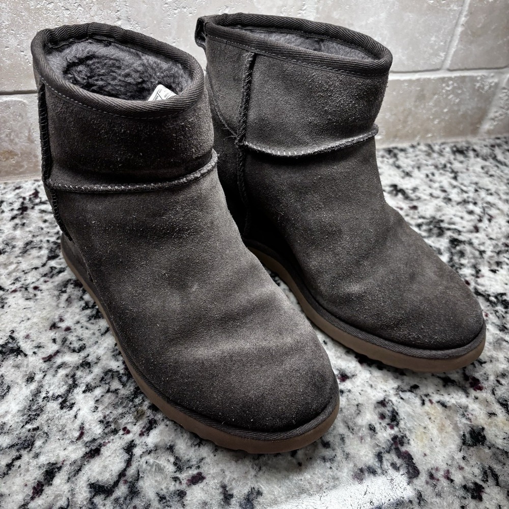 UGG Classic Femme Women's Mini Boot - Gray, US 7